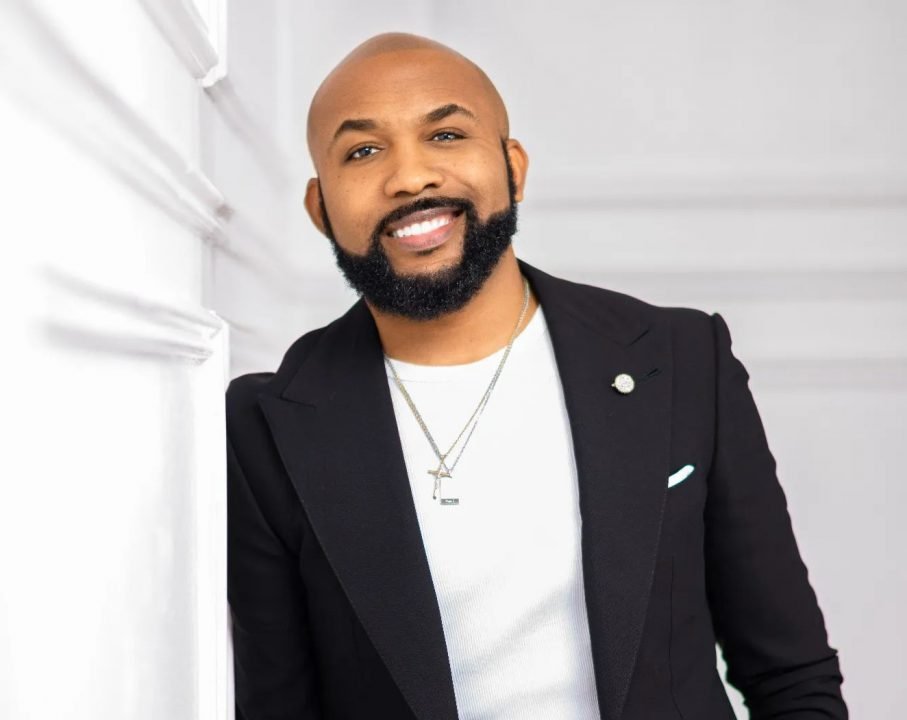 Banky W 907x720